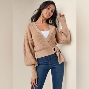 NWOT Venus cropped sweater